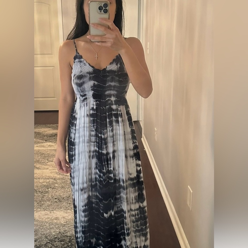 Black and White Tie-Dye Maxi Dress